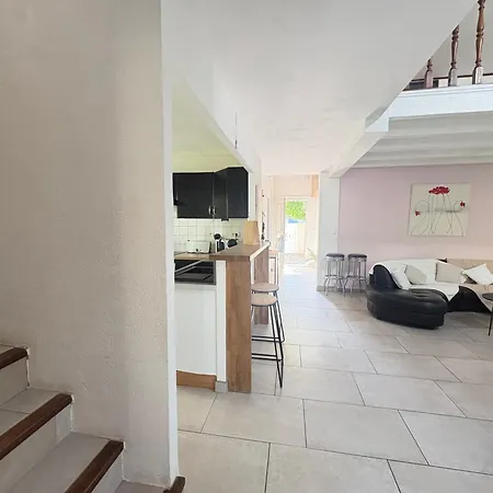 Maison 6 Pers, Clim, Garage, à 800m Hébergement de vacances *
